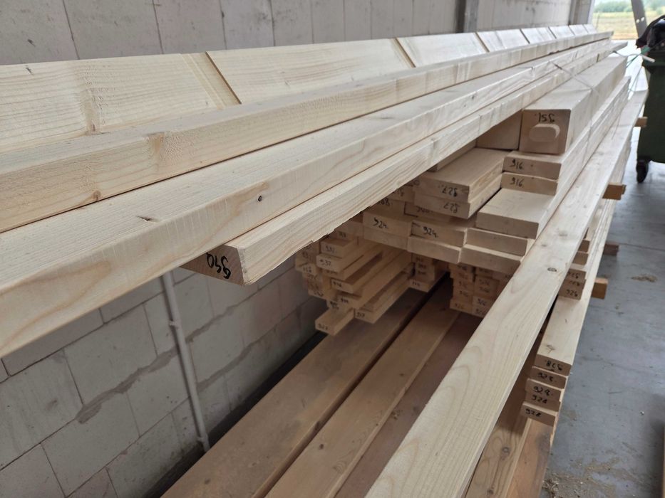 Domy szkieletowe wycięte CNC - konstrukcje drewniane - drewno KVH C24