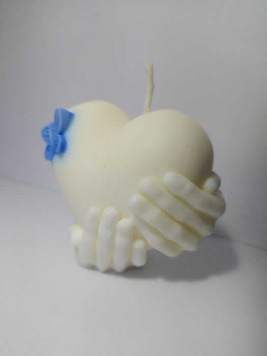 świeca świeczka serce serduszko motyl dłonie