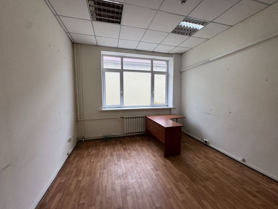 Здам в оренду офіс приміщення 28 кв м метро Голосіївська Васильківська