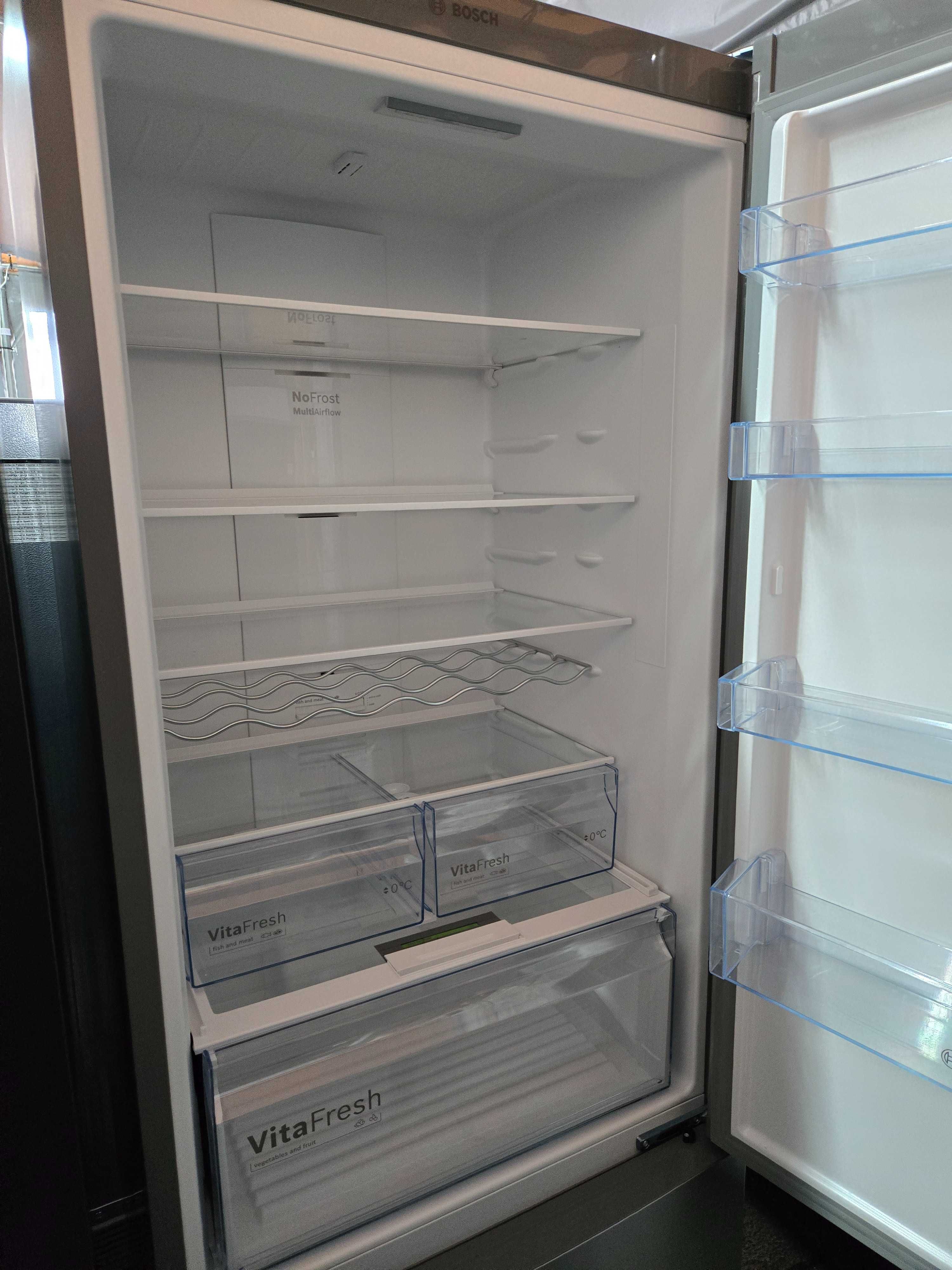 JANKI, ul. Wspólna 6 Lodówka Bosch 70cm KGN49XIEA