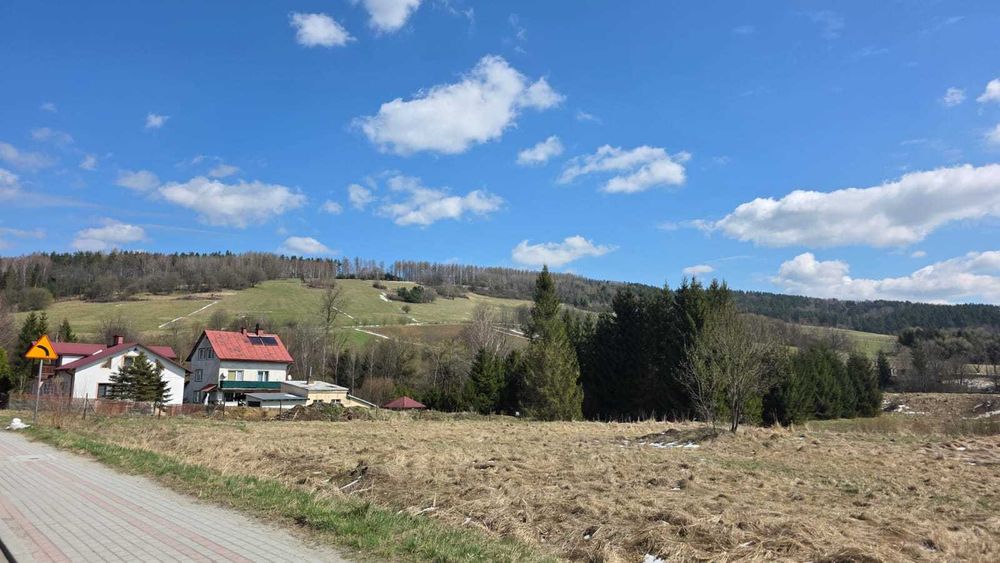 Działka  w miejscowości Równia