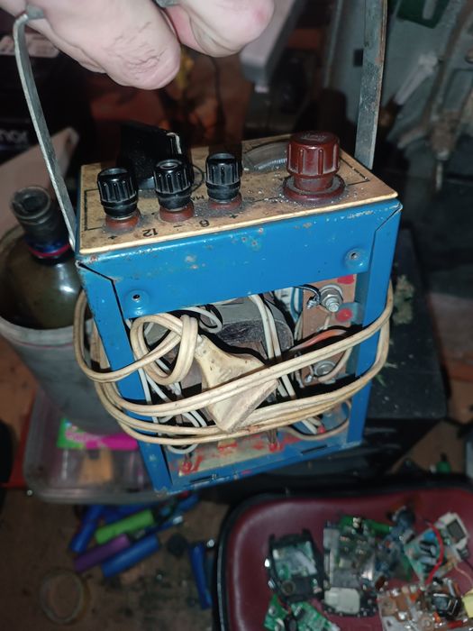 Зарядное устройство 12V!ТОРГ!