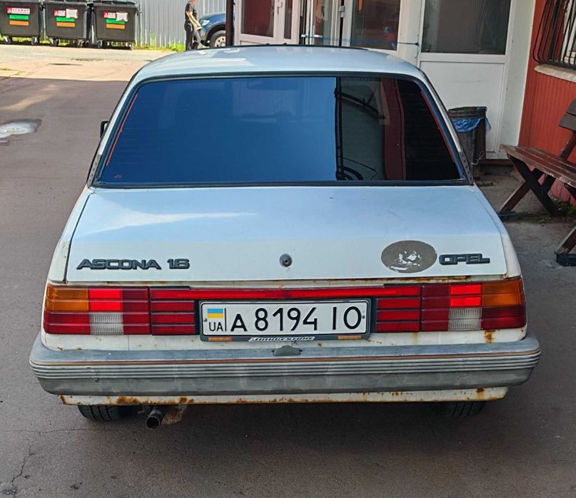 Опель Аскона, міцний,  надійний.