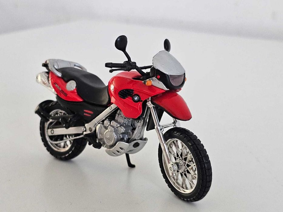 Maisto 1:18 - BMW F650 GS model motocykla