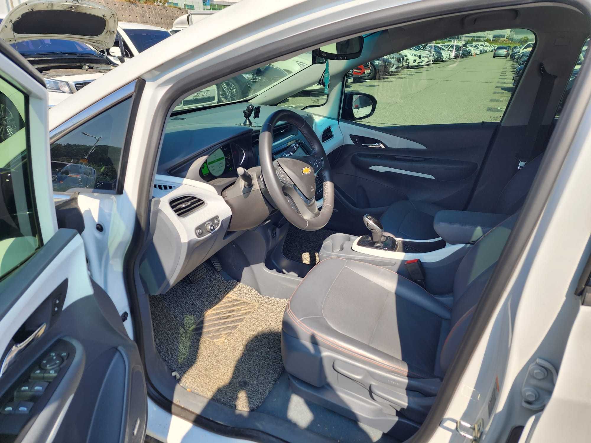 Chevrolet Bolt Premier EV 2019 . 60 kWh (200 к.с.)