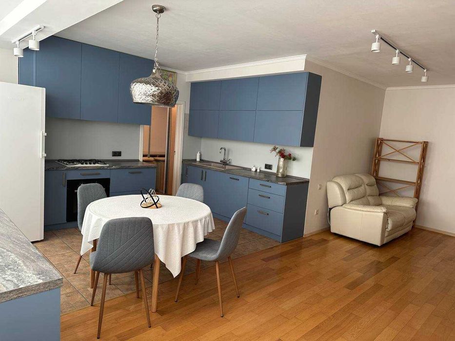 Сдам  на длительный срок 3 кв , м Научная