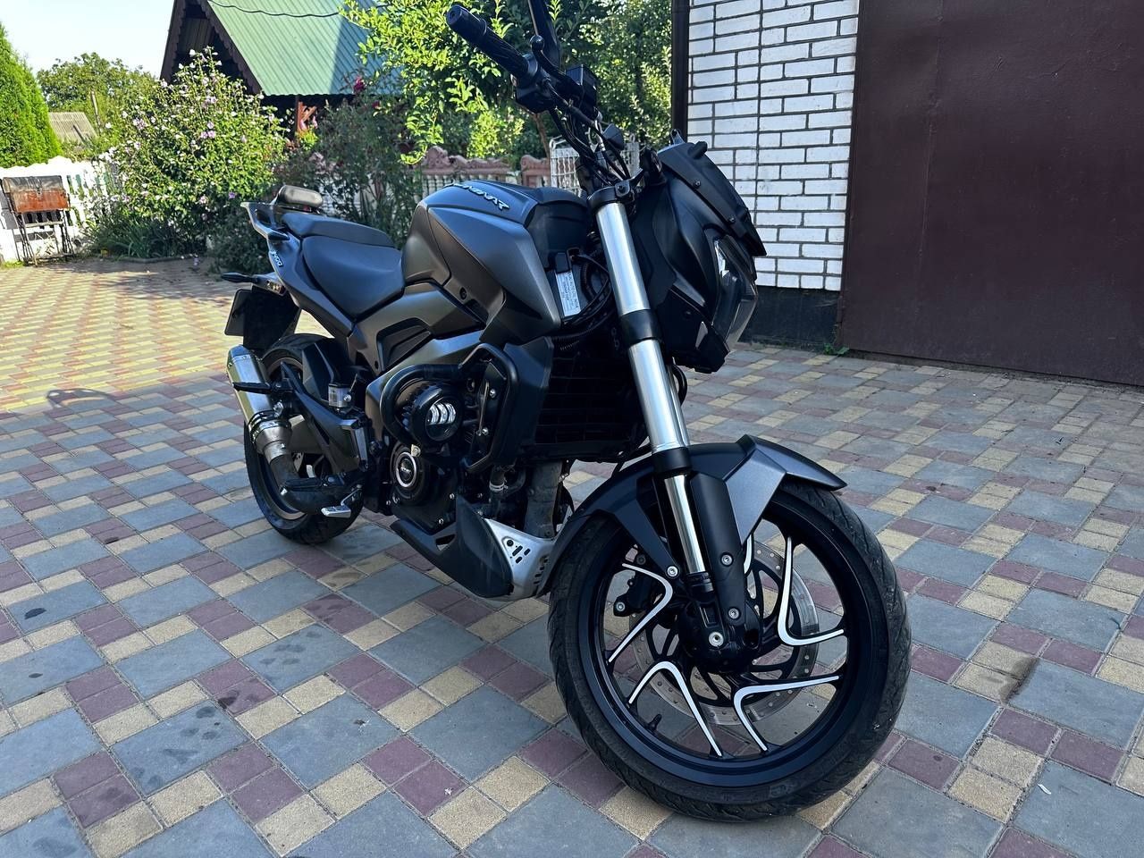 Продам BAJAJ DOMINAR 400
Є доп світло
В гарному стані 
Детальна інформ