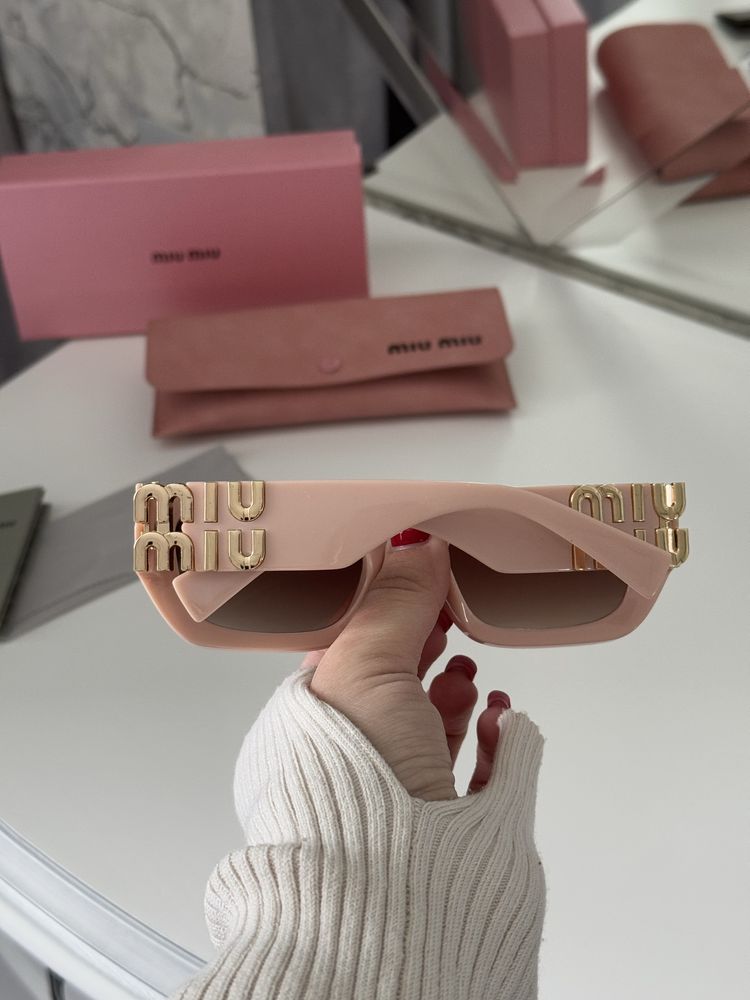 Солнцезащитные очки miu miu
