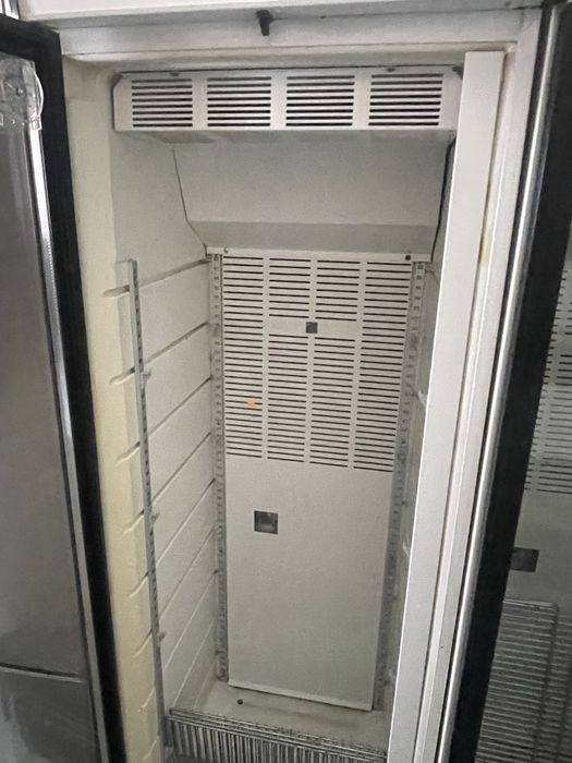 Холодильна вітрина