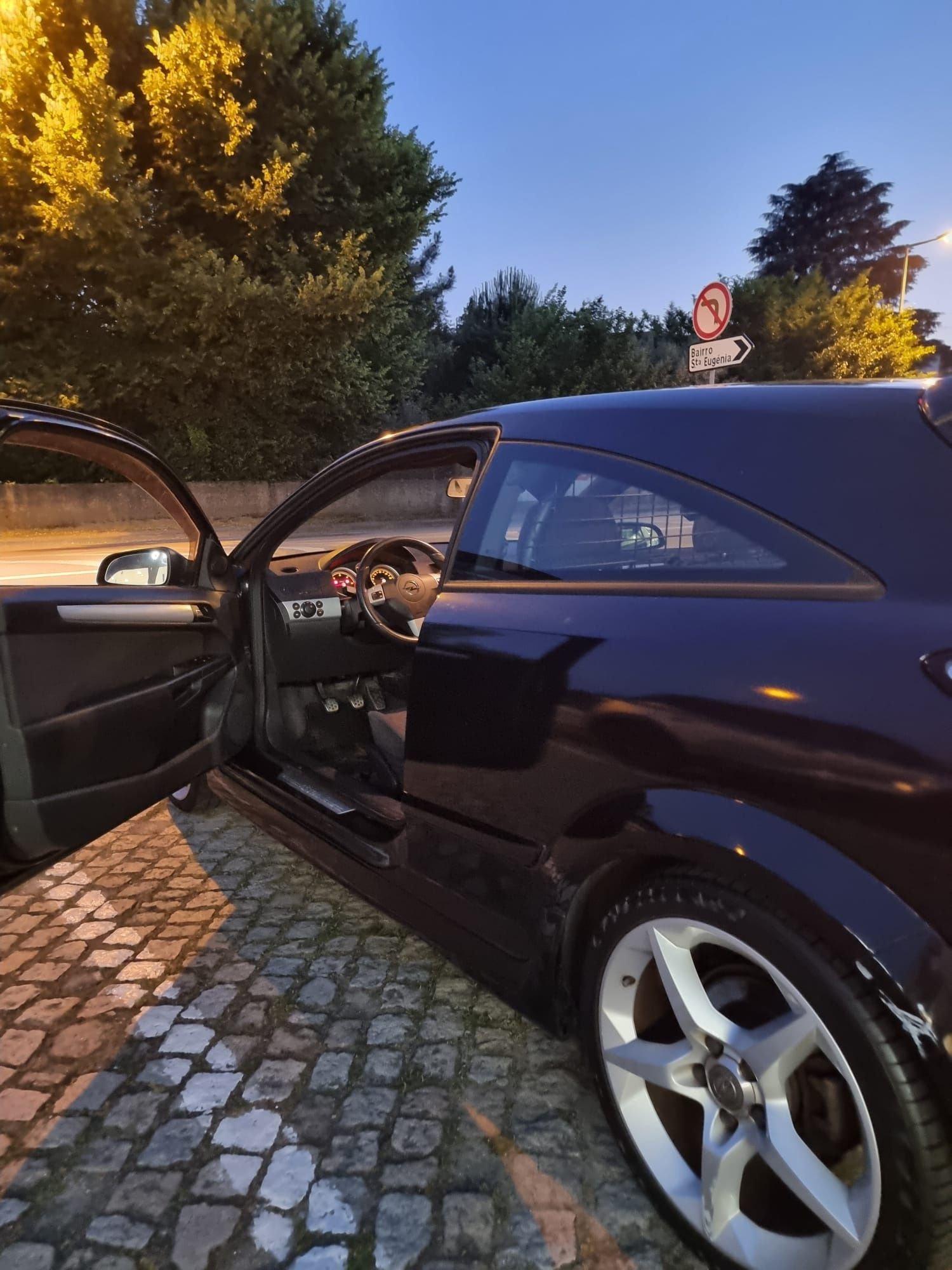 Opel Astra H GTC 1.9
