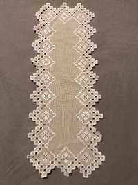 Serwetka serweta vintage beżowa ręcznie haftowana na kanwie