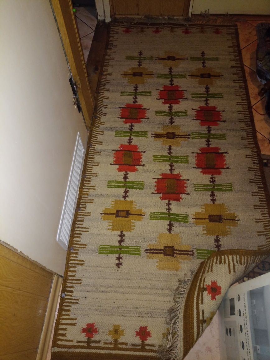 Wełniany kilim do powieszenia na ścianie