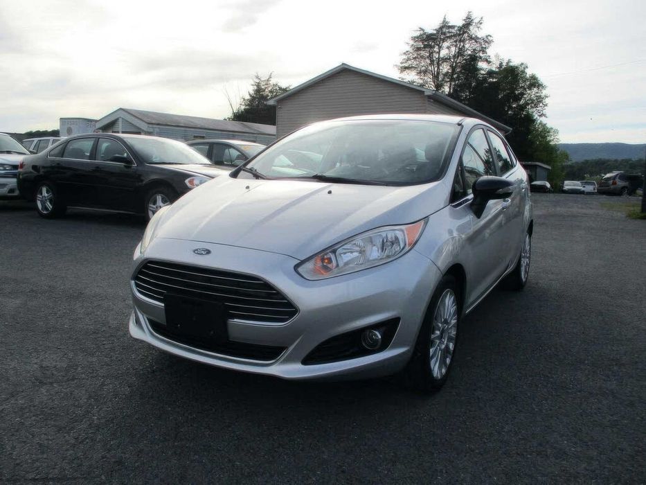 Ford Fiesta Titanium      2015