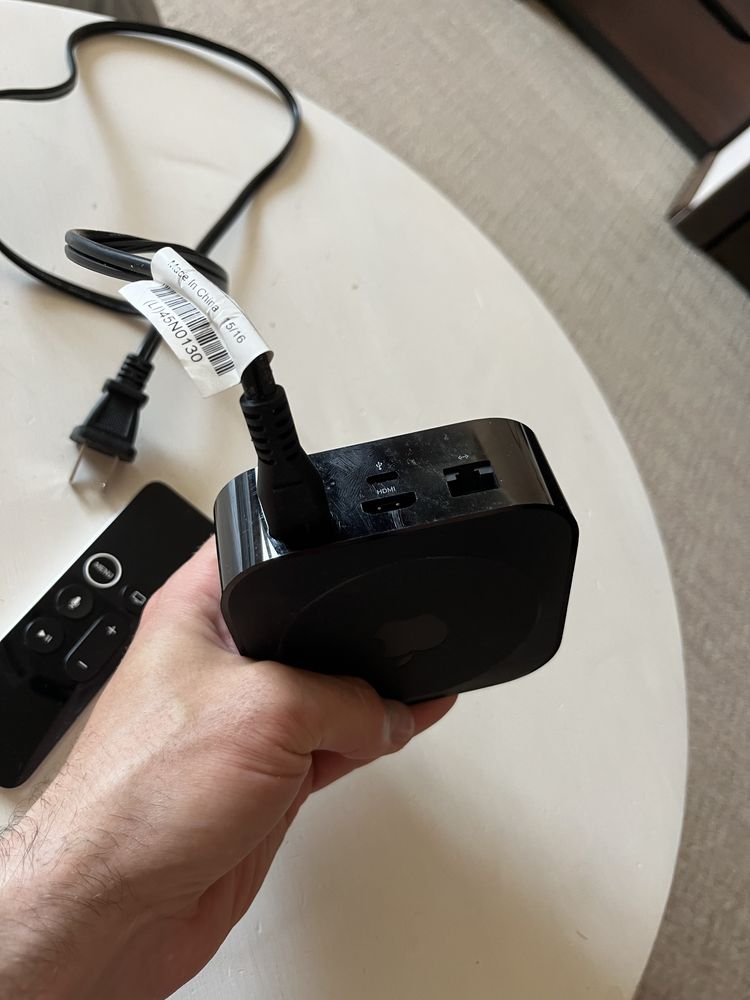 Apple TV 4 модель А1625 памʼять 32Gb