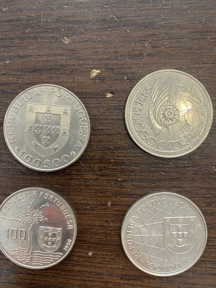 Moedas de colecao variadas