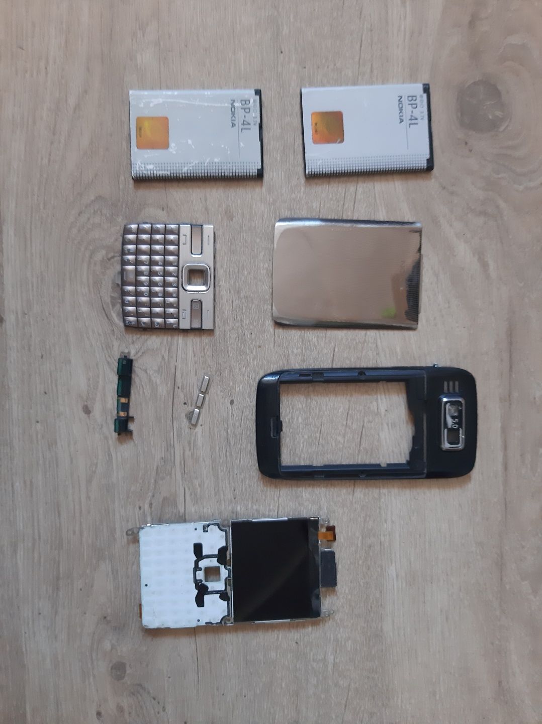 Запчасти к Nokia e 72 рабочие