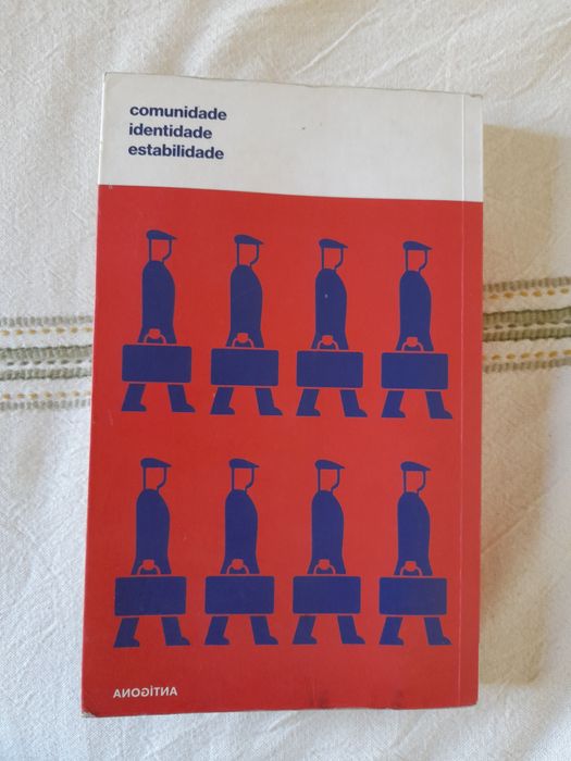 Livro Admirável Mundo Novo de Aldous Huxley