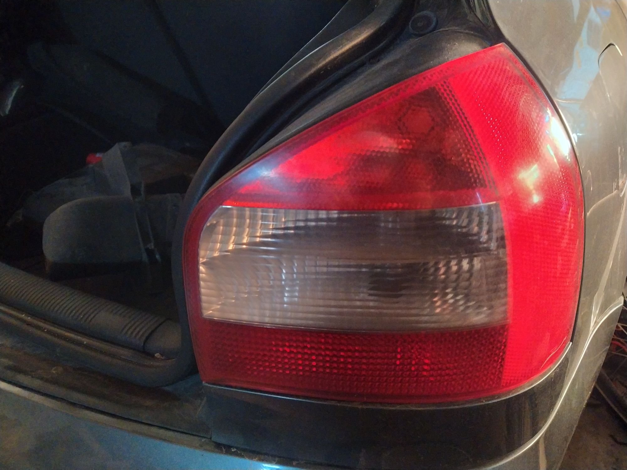 Audi a3 8l lampy tył przedlift polift