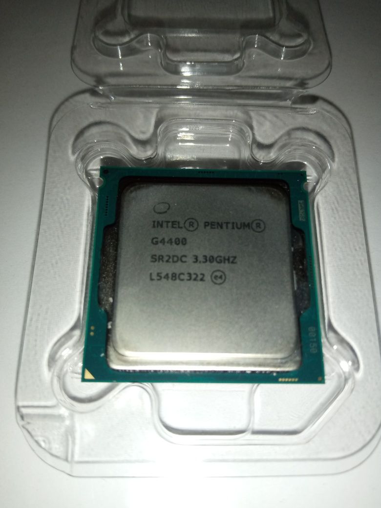 AMD Sempron X2 2650, AM1 | Pentium G4400, 1150 | Athlon 2 X2 215, AM3