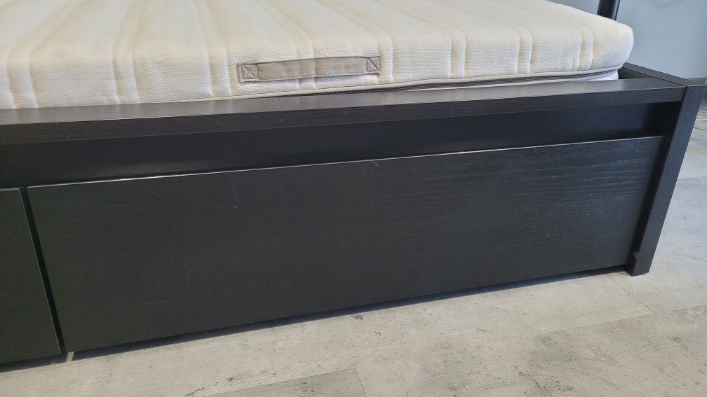 Łóżko Malm Ikea 90x200 czarne 2 pojemniki materac