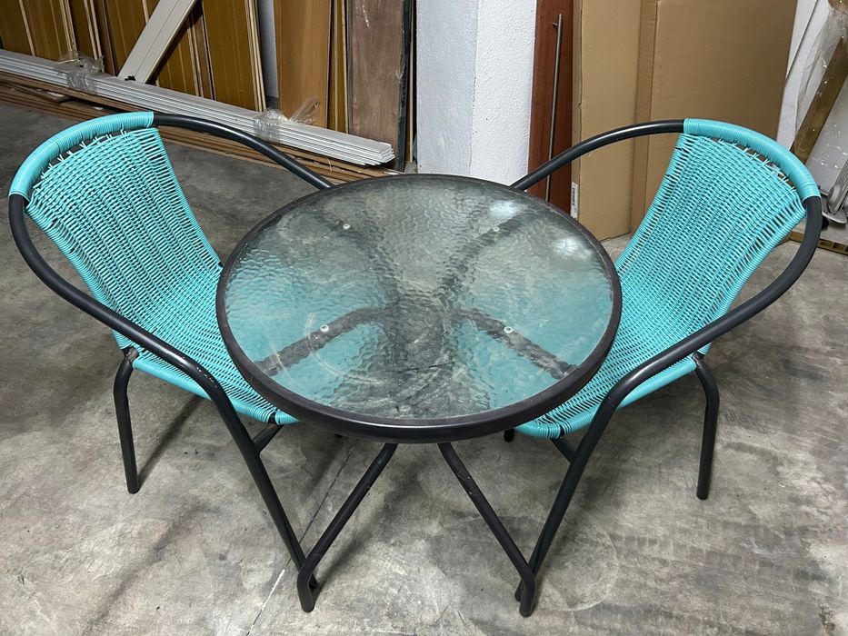 2 Cadeiras e mesa jardim