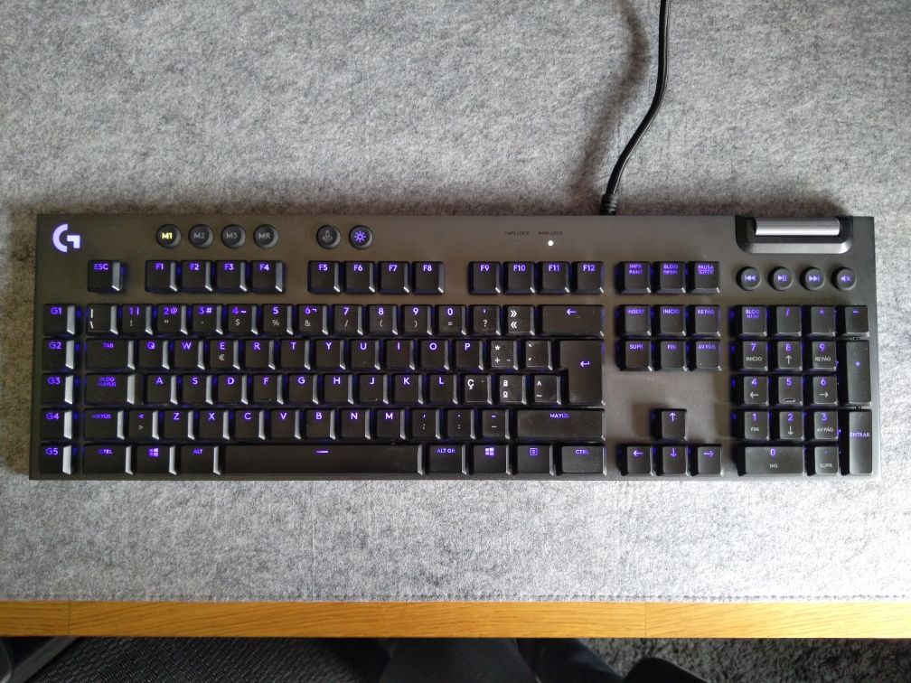 Teclado Logitech G815