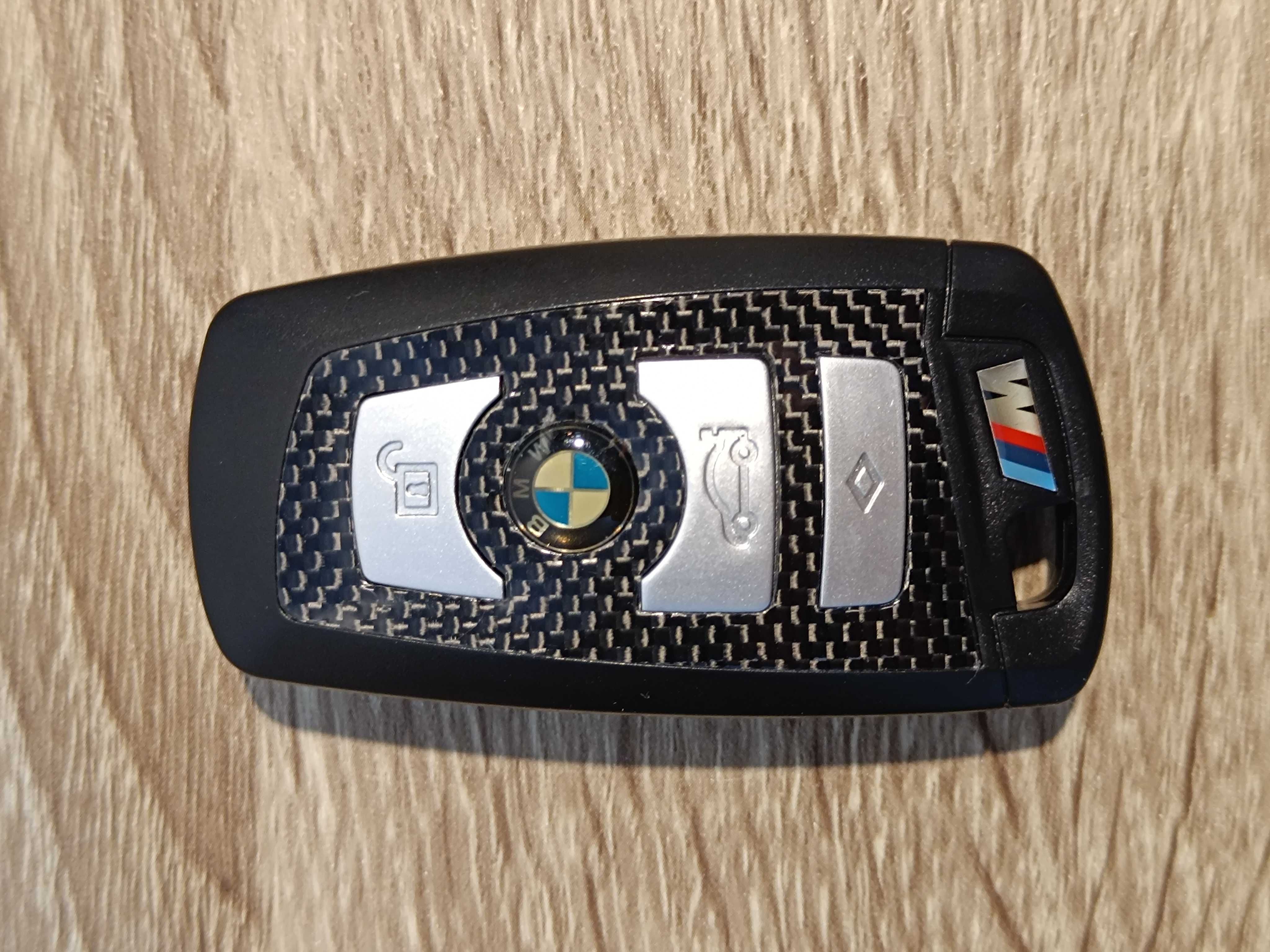 Pendrive BMW w kształcie pilota 8 GB Carbon