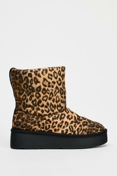 Продам новые сапоги Zara