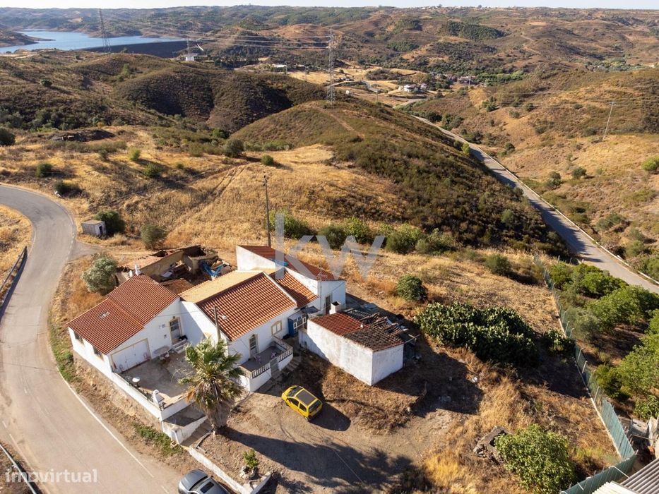 Moradia para remodelar  com terreno em Vale Andreu, Barragem do Belich