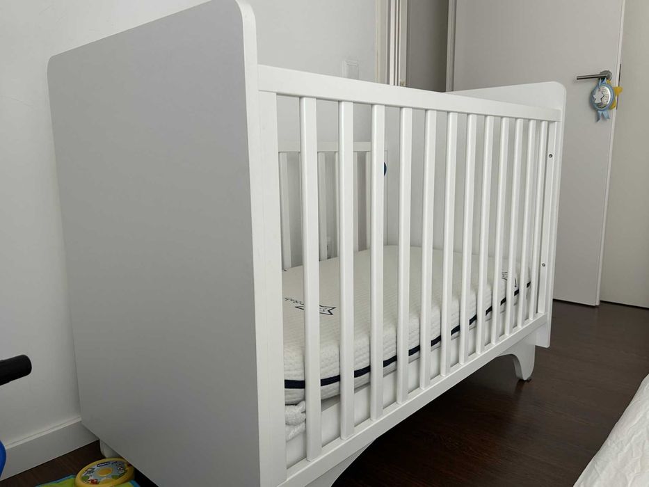 Cama/berço branco TRAMA