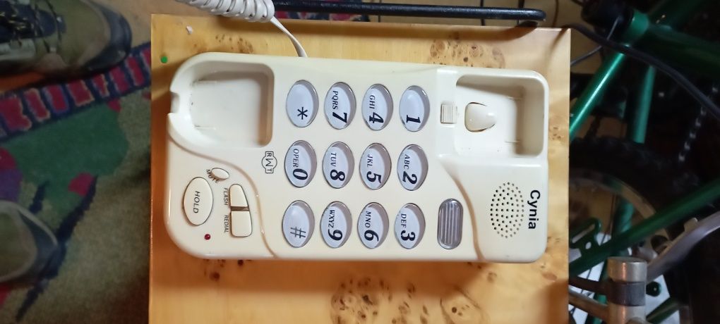 Telefon stacjonarny - antyk