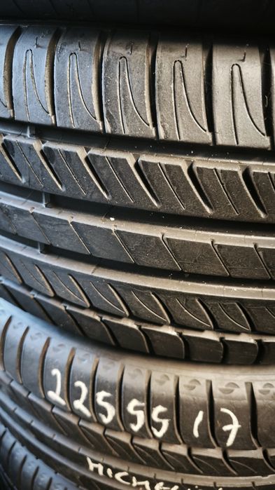 Pneus  225/55/17