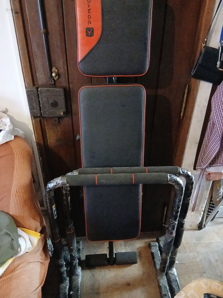 Vendo banco e barras de musculação