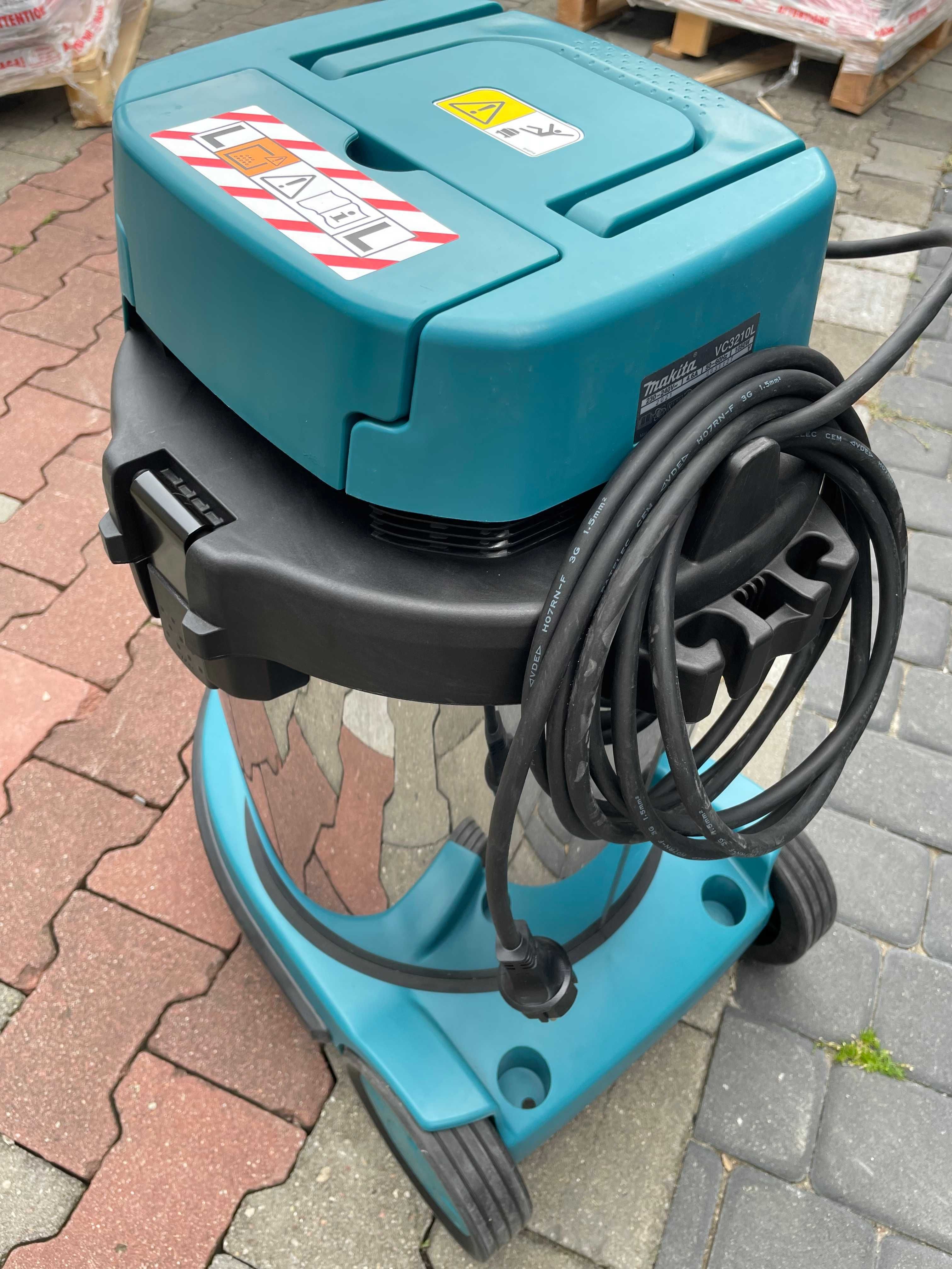 #11.16  Makita VC3210L Odkurzacz przemysłowy 32l, 1050W, klasa L