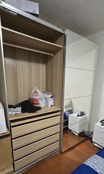 Vendo roupeiro espaçoso