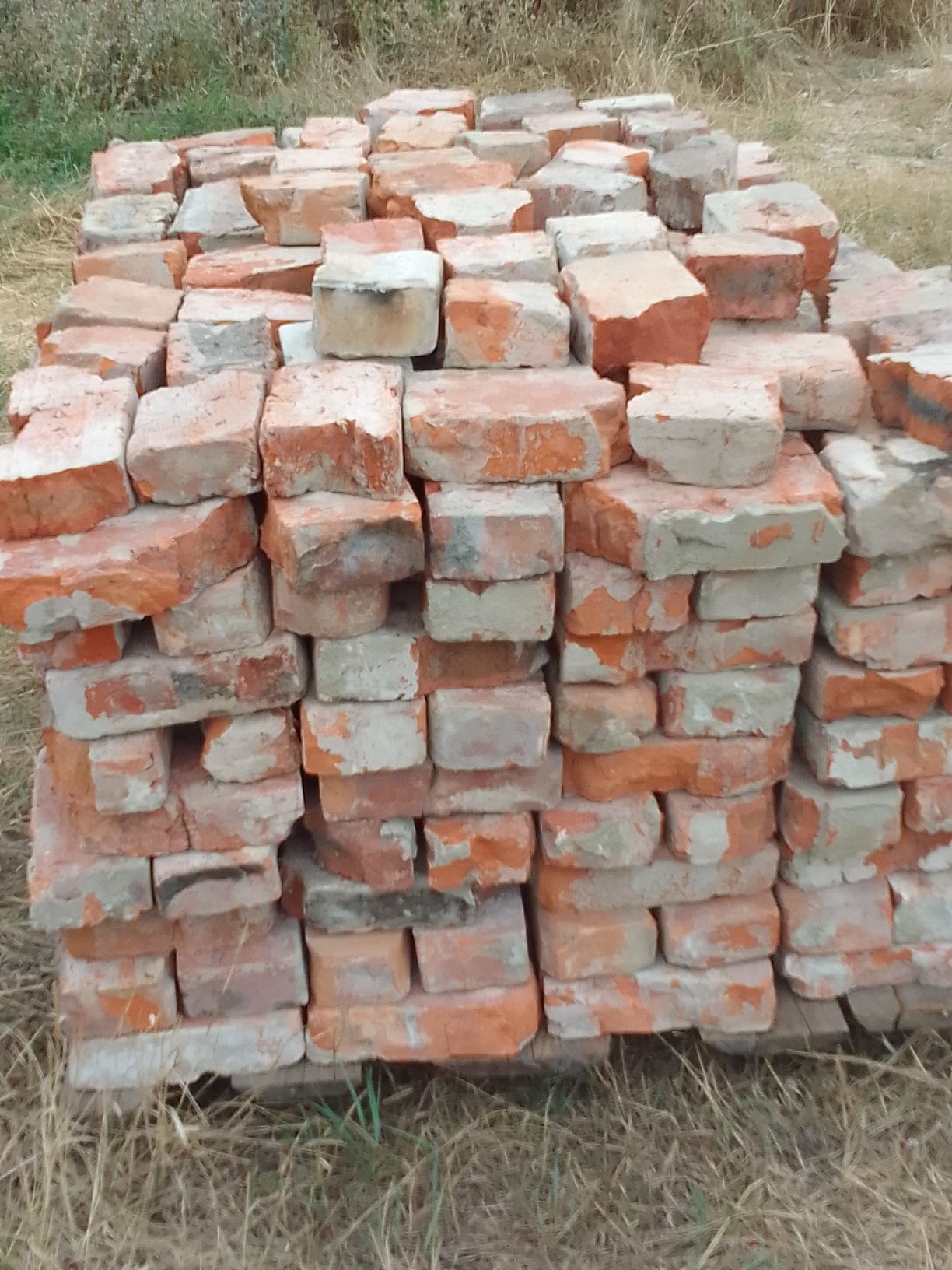 Продам кирпич  бу. В хорошем качестве