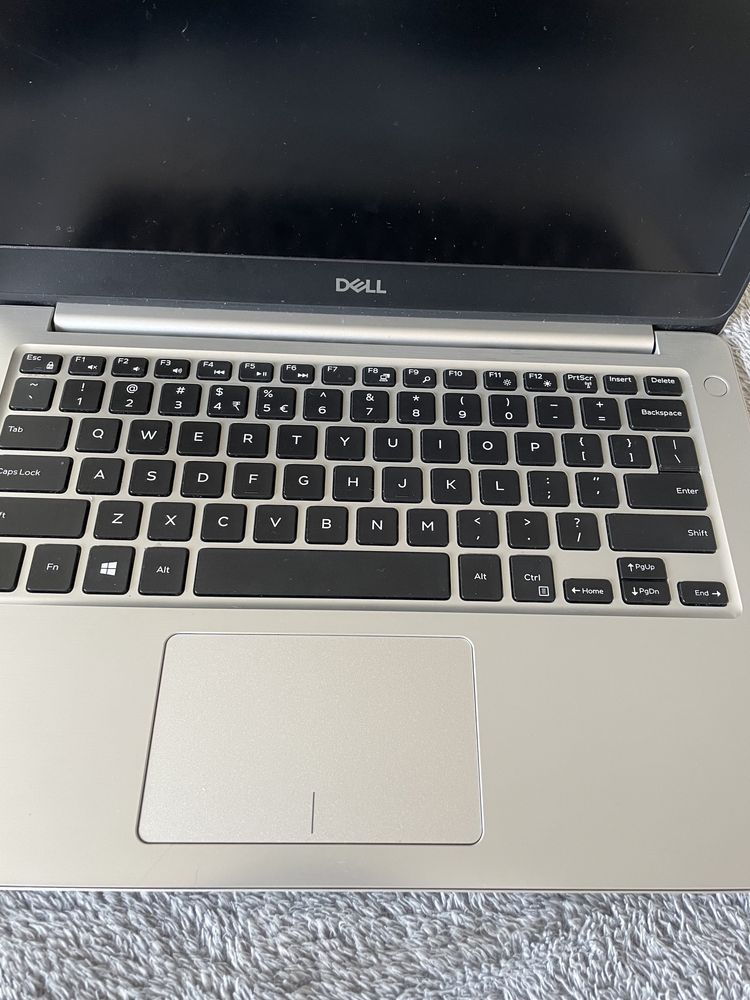 Dell inspiron 5370 laptop