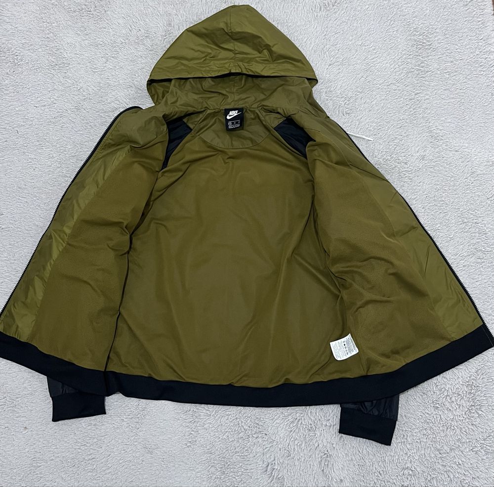 Nike r. XL meska kurtka przeciwdeszczowa czarna khaki