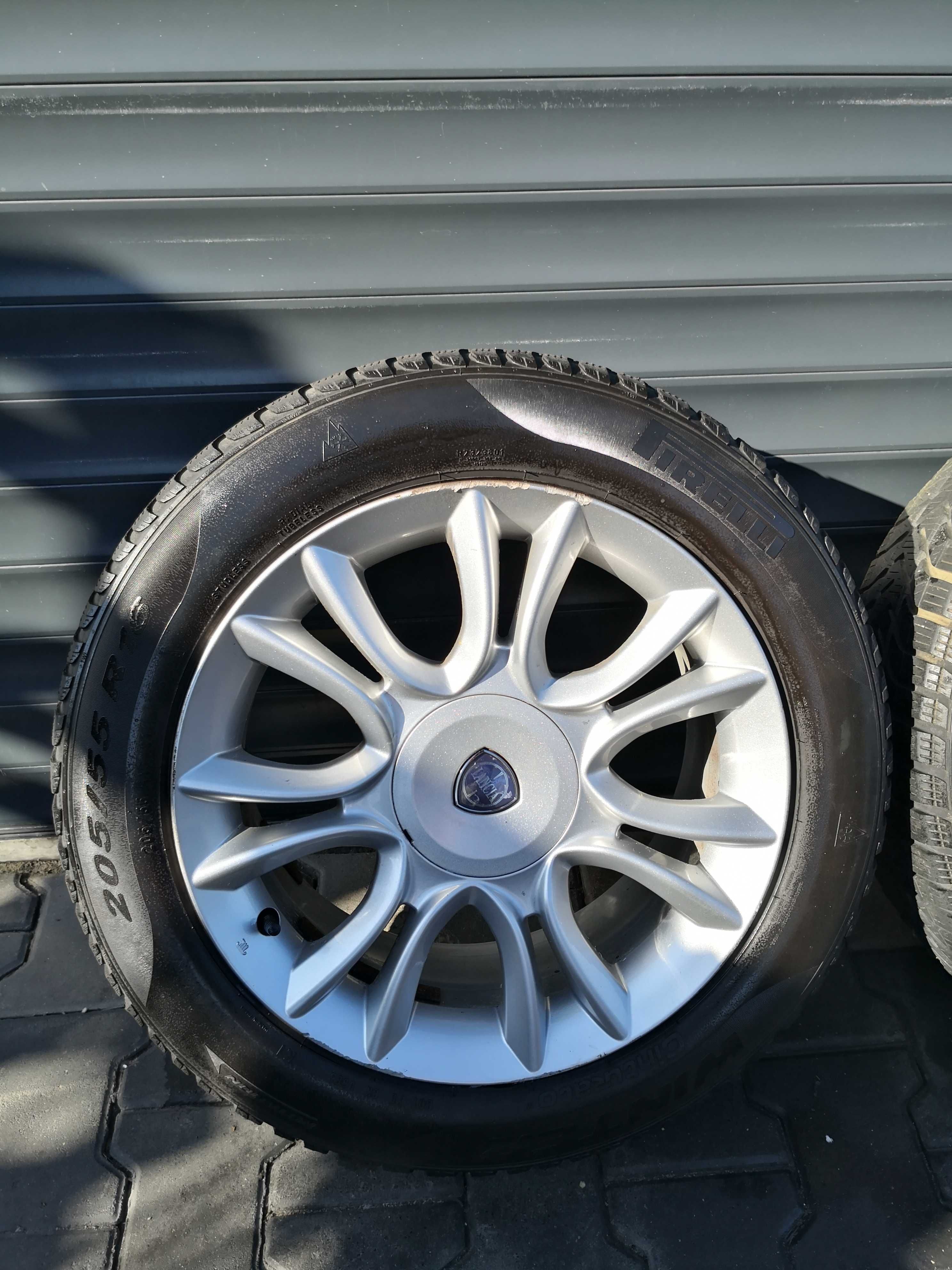 Koła Felgi Alufelgi zimówki R16" LANCIA DELTA III