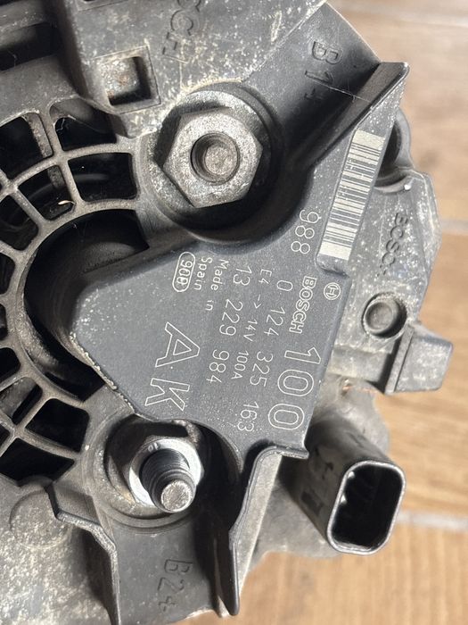 Alternator Opel Zafira B Astra H