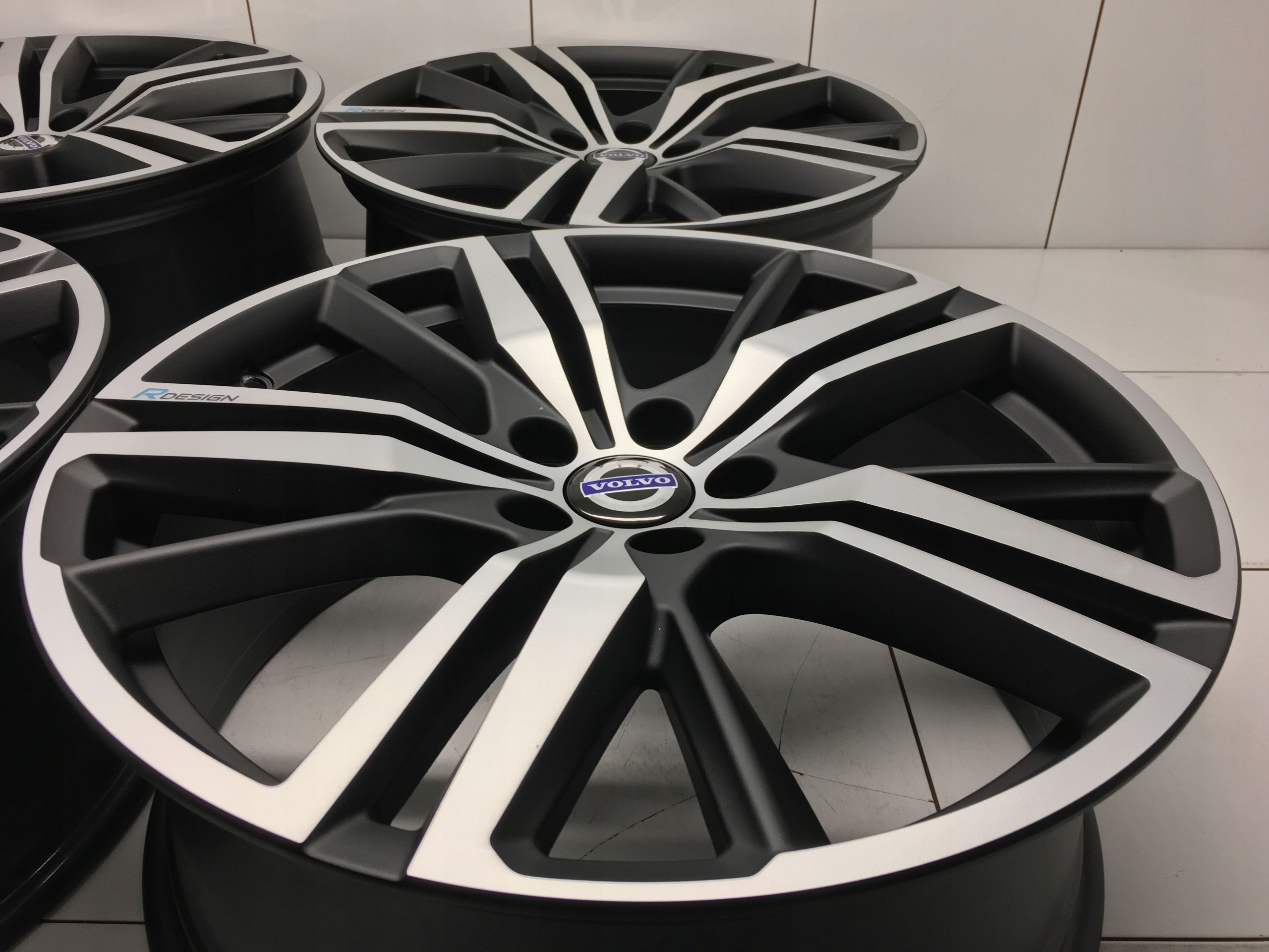 Felgi 19 Volvo r Design Ideal 8 ET42 XC60 XC40 V70