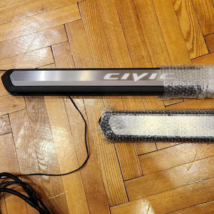 Накладки порогов с подсветкой Honda civic 5d 2007-2010