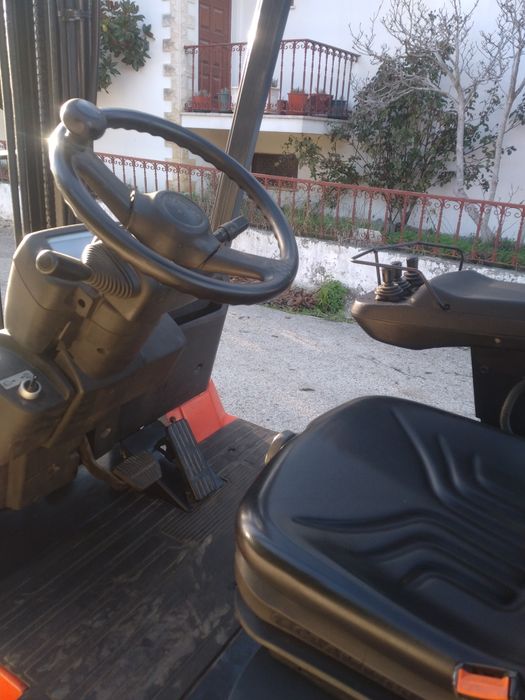 Empilhador toyota 1600kg