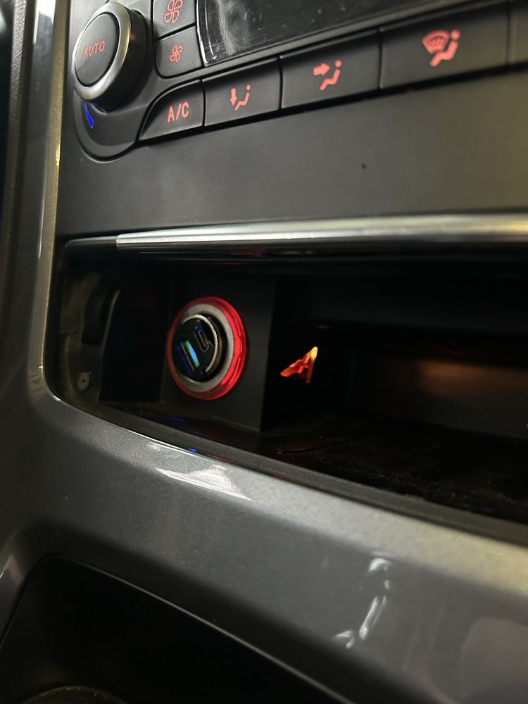 Зарядка в прикуриватель авто