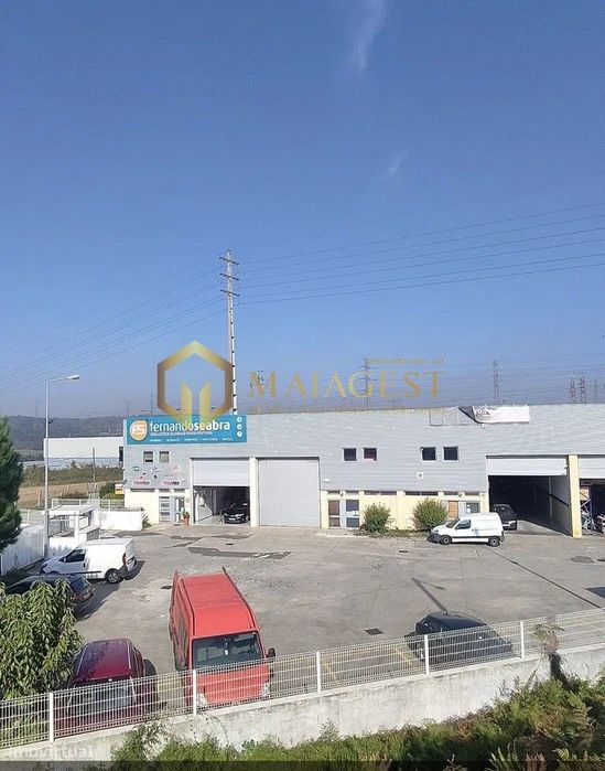 Armazém para Arrendamento em Valongo