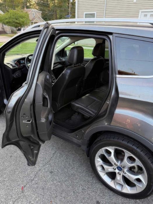 Ford Escape Titanium      2015
