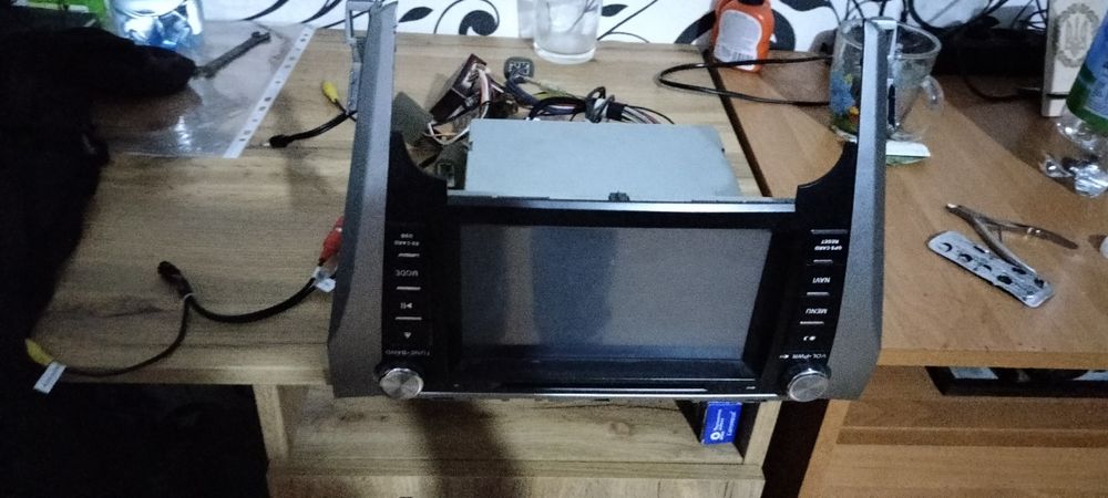 Продам магнітолу на тойоту камрі оригінал