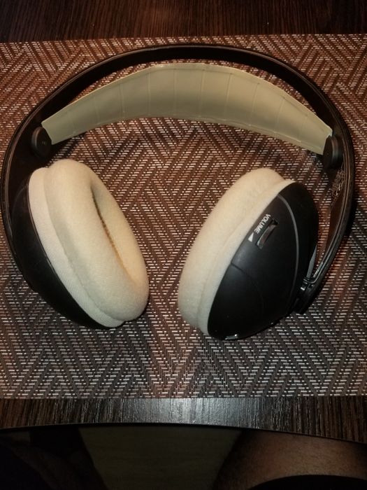 Продам новые безпроводные наушники AKG.- 912.