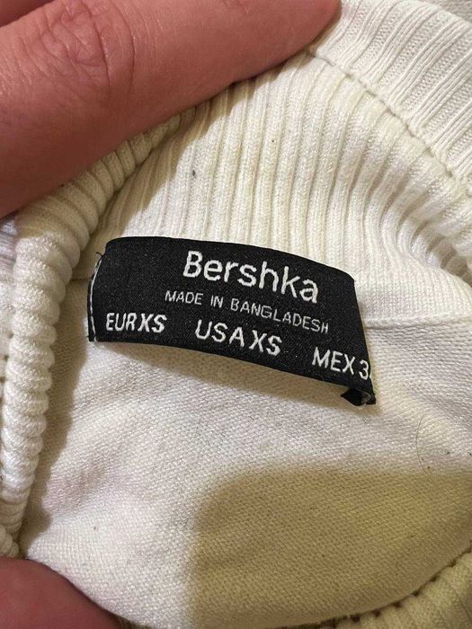 Гольф чоловічий, білий Bershka S\XS