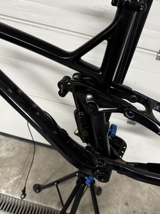 Frameset trek slash 9.8 karbon 2017 M/L 27.5 (remedy,session,fuel ex)